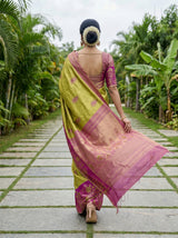 MIMOSA Saree Saree — pose 2 styling detail