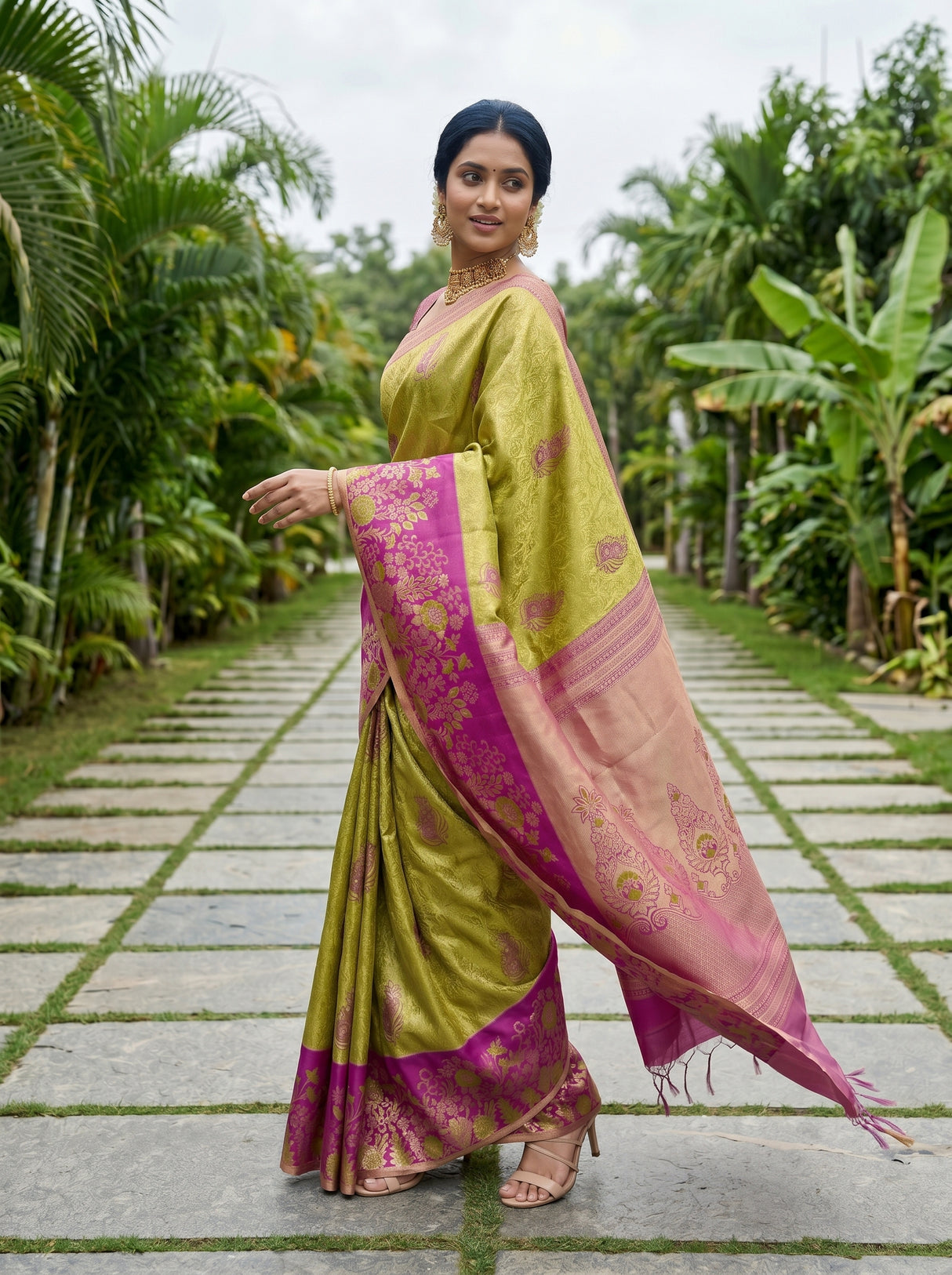MIMOSA Saree Saree — pose 9 styling detail