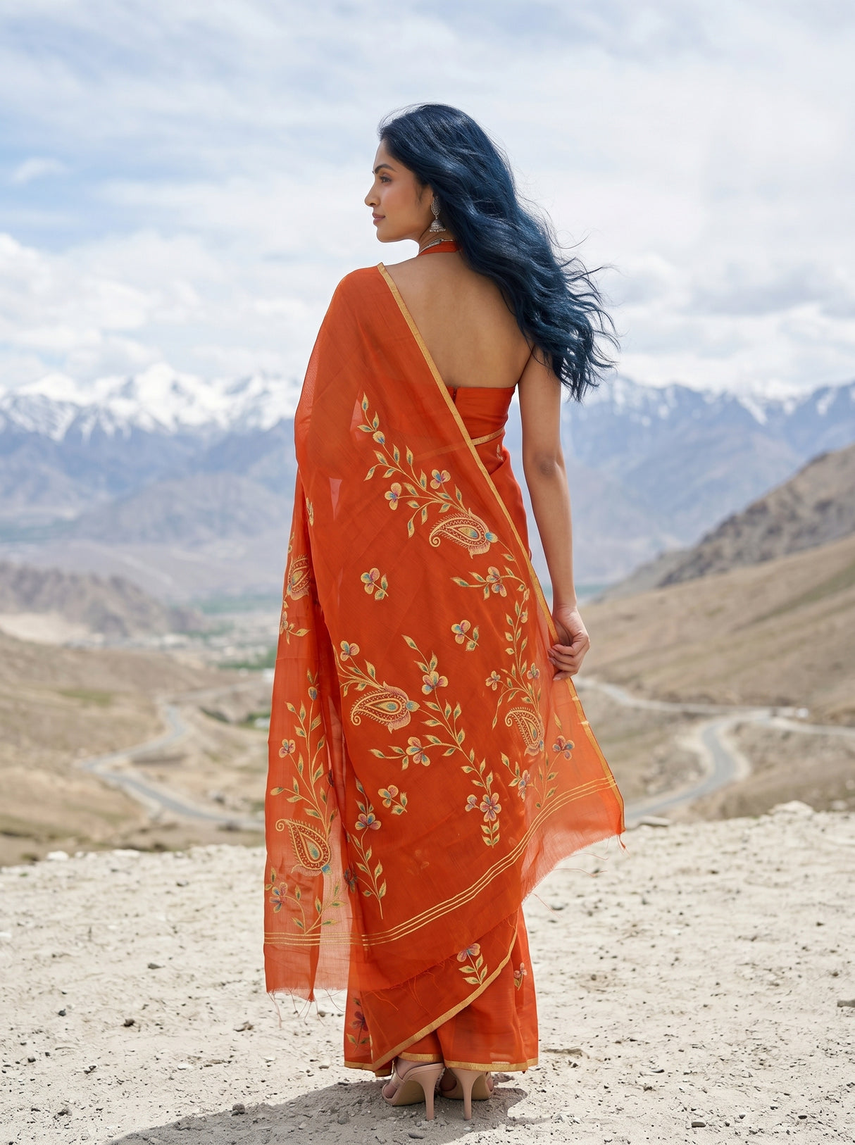 MIMOSA Saree Saree — pose 2 styling detail