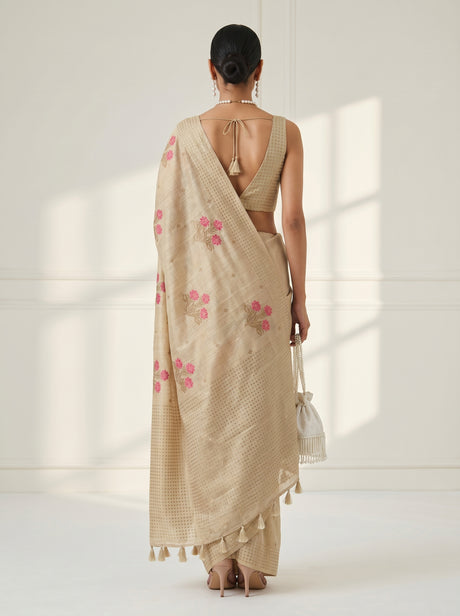 MIMOSA Saree Saree — pose 2 styling detail