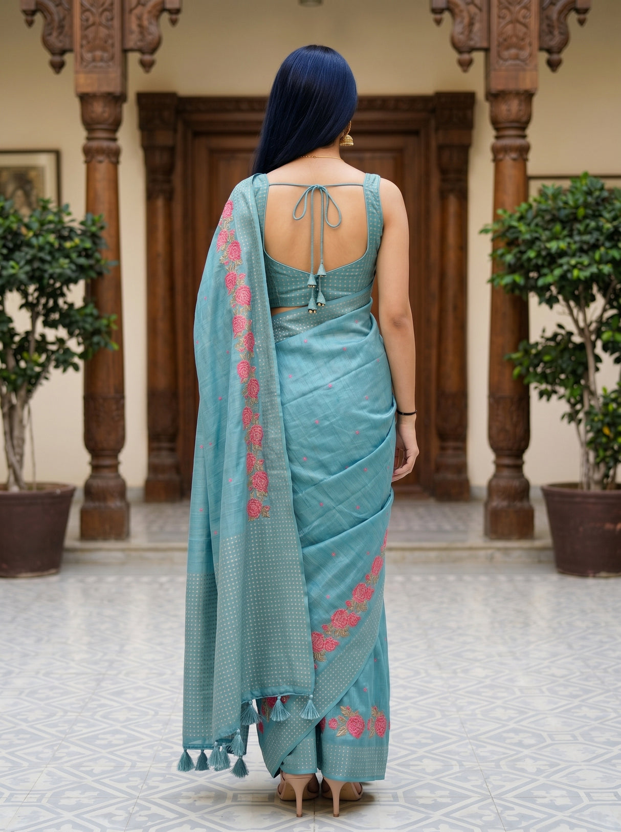 MIMOSA Saree Saree — pose 2 styling detail