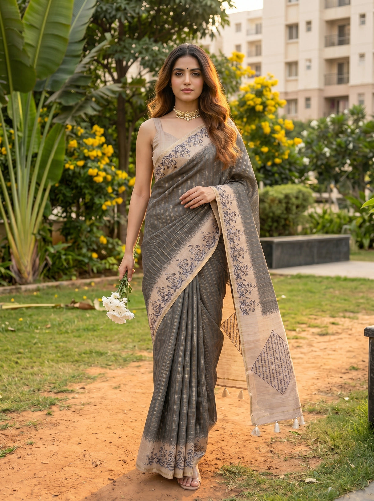 MIMOSA Grey Saree Saree — pose 6 styling detail