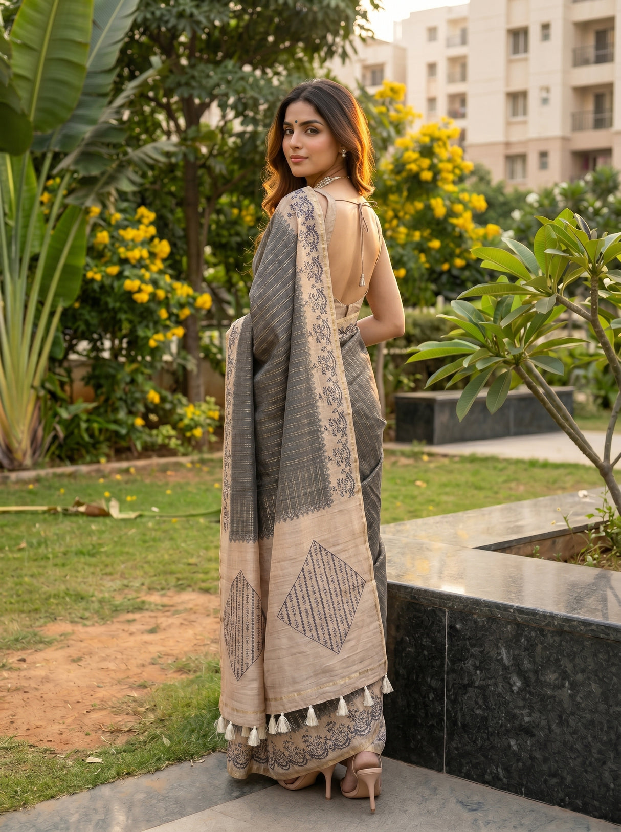 MIMOSA Grey Saree Saree — pose 7 styling detail