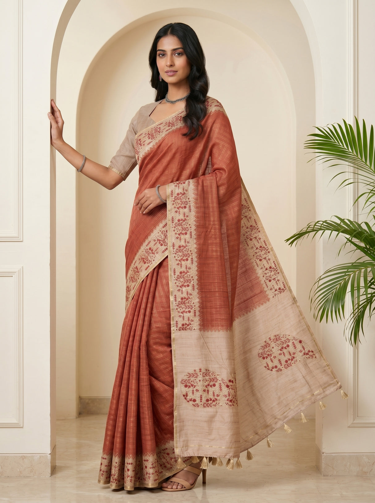 MIMOSA Maroon Saree Saree — pose 5 styling detail