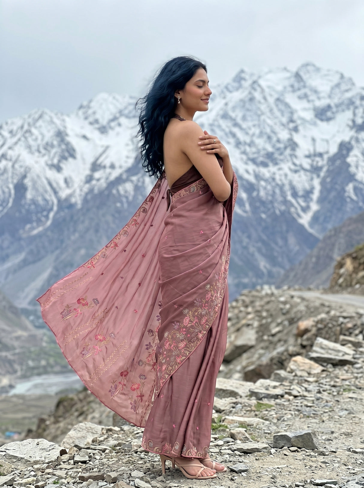 MIMOSA Peach Banarasi chiffon Saree — Model close-up torso