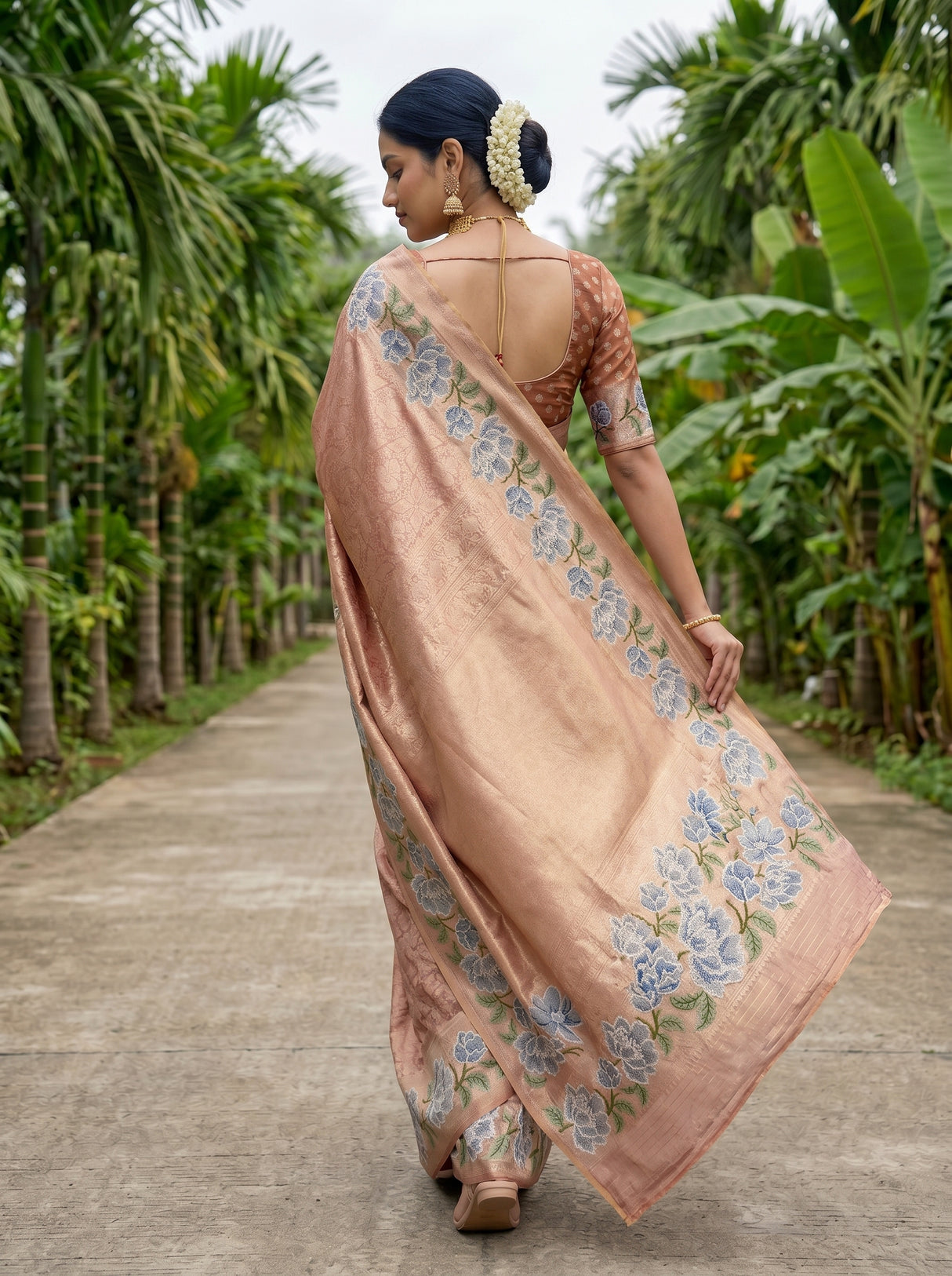MIMOSA Saree Saree — pose 2 styling detail