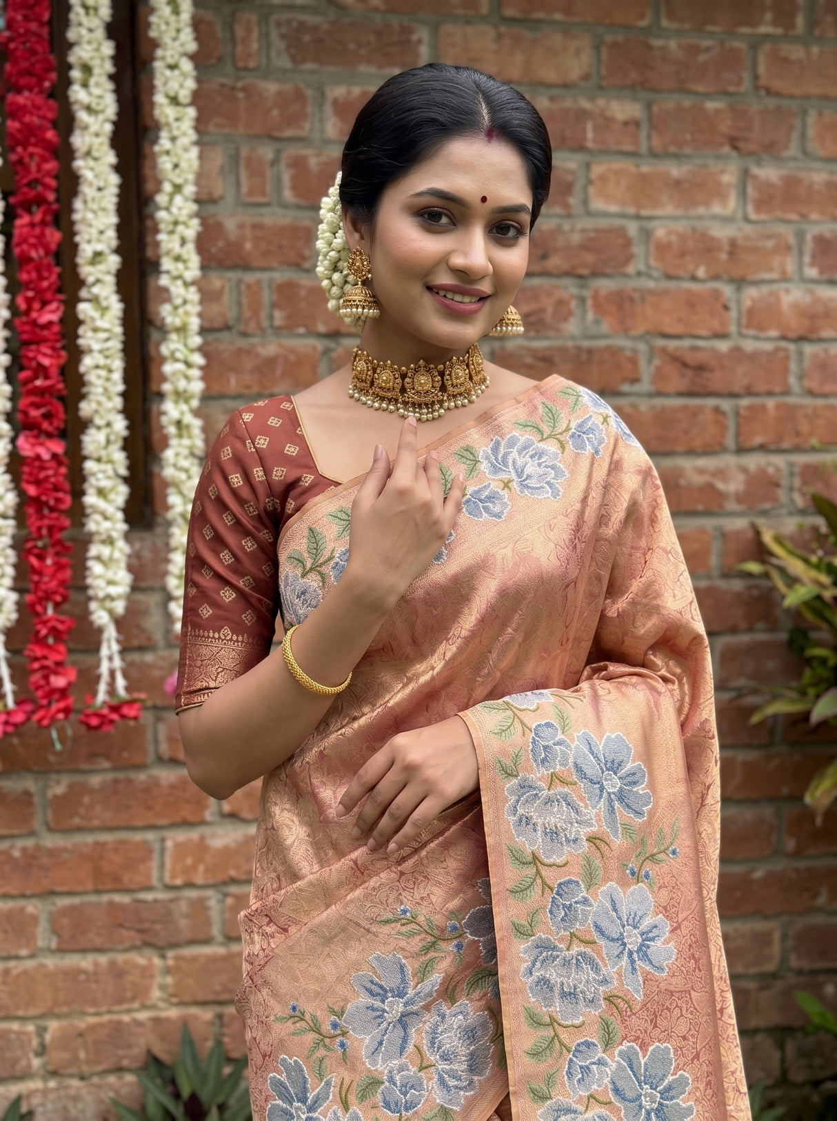 MIMOSA Saree Saree — pose 10 styling detail