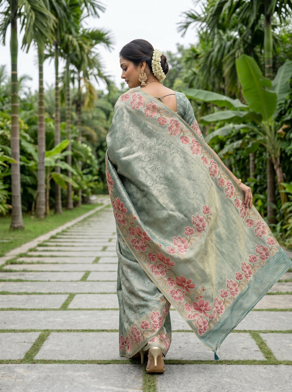 MIMOSA Saree Saree — pose 2 styling detail