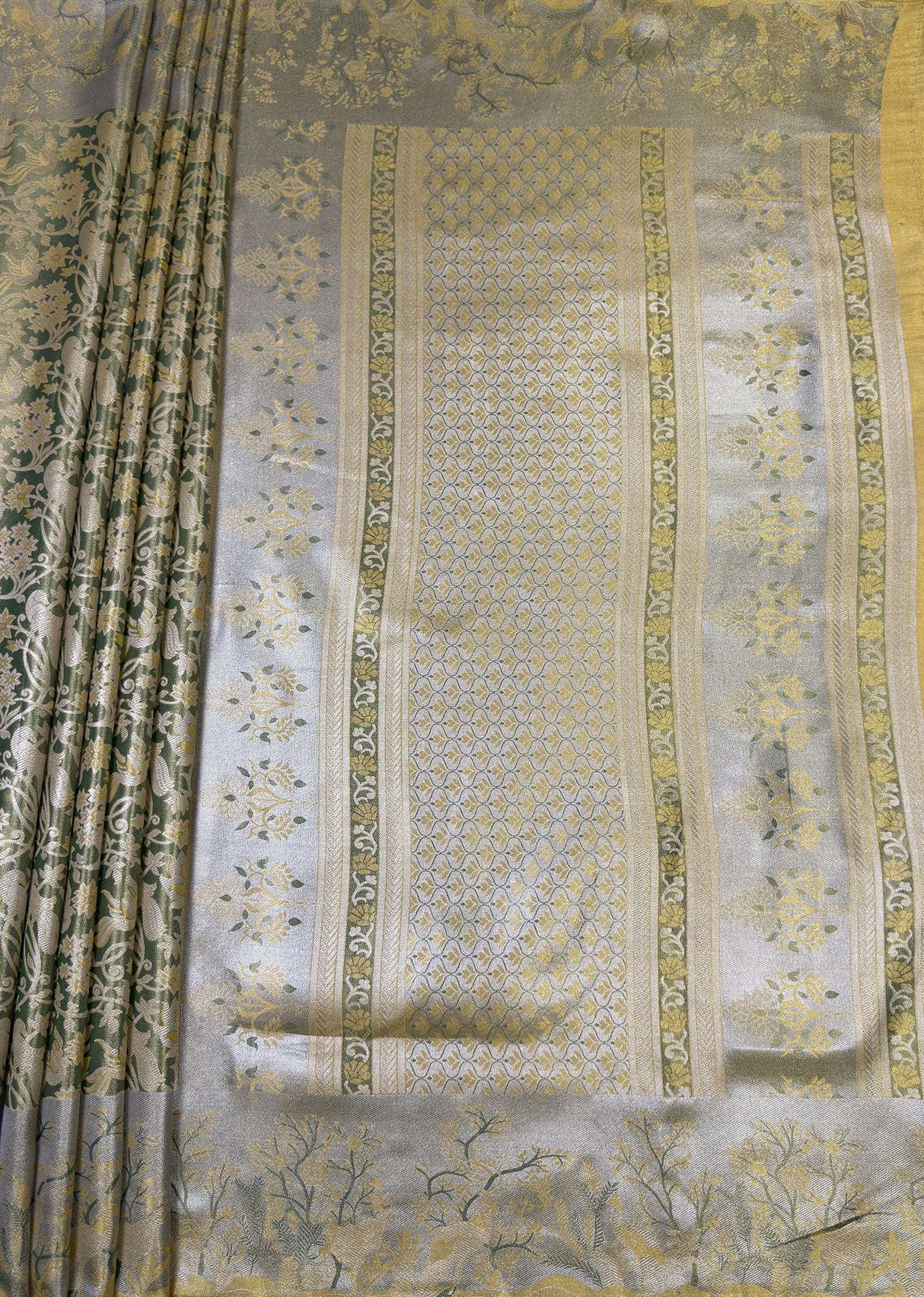 MIMOSA Gold Kanjivaram Art Silk Saree — pallu and zari work detail