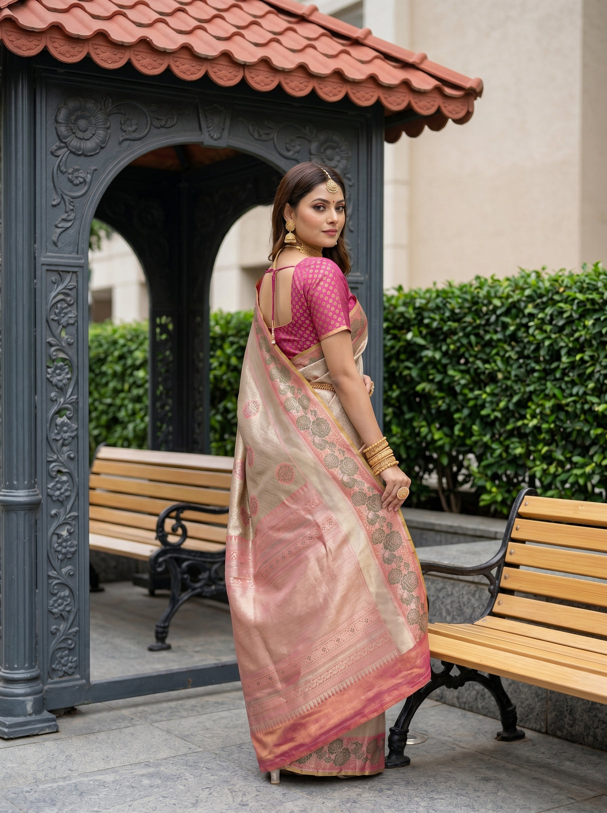 MIMOSA Saree Saree — pose 7 styling detail