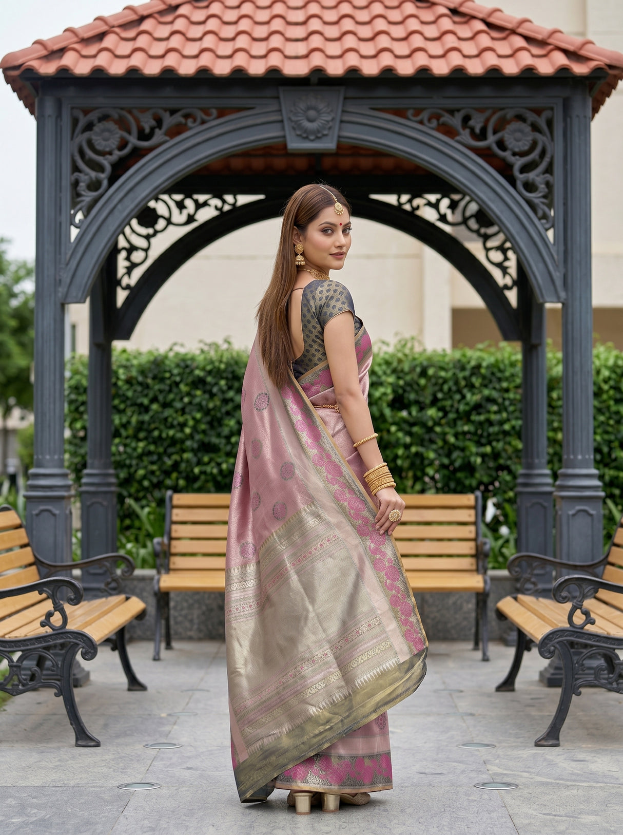 MIMOSA Saree Saree — pose 7 styling detail