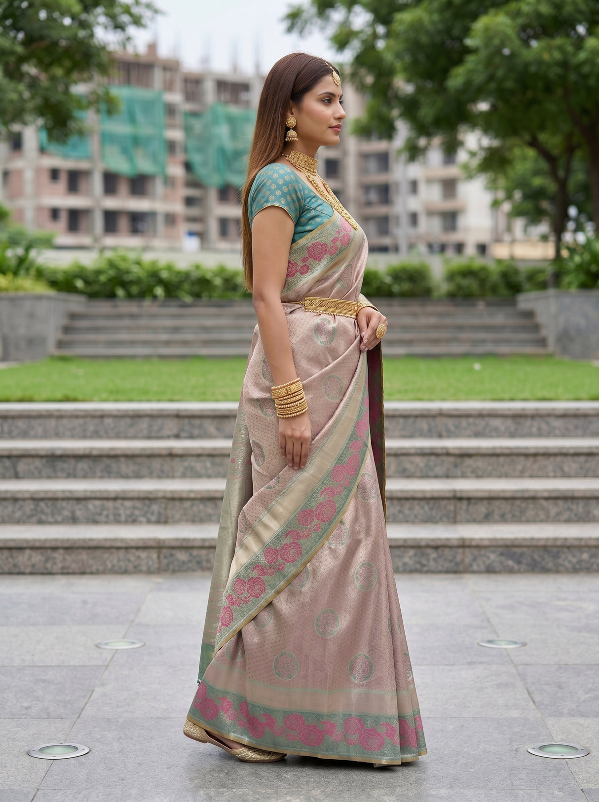MIMOSA Saree Saree — pose 3 styling detail