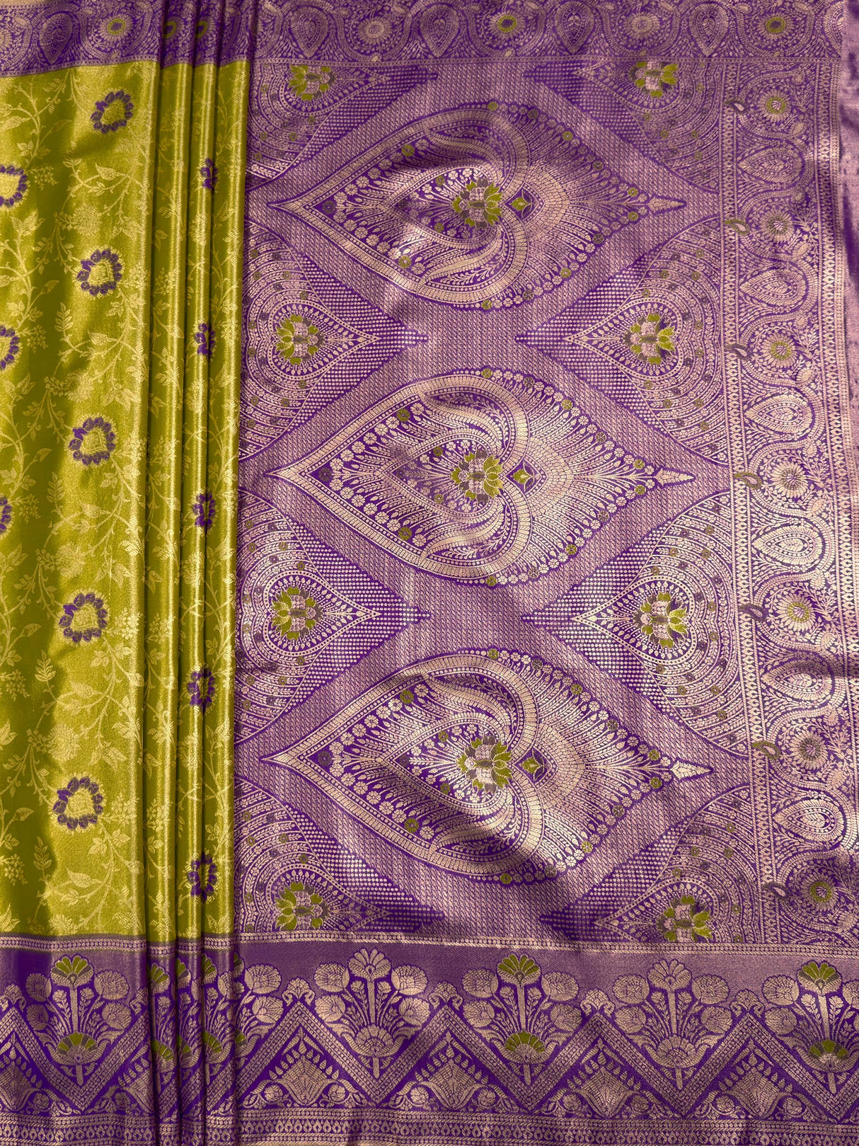 MIMOSA Olive Saree Saree — pallu and zari work detail