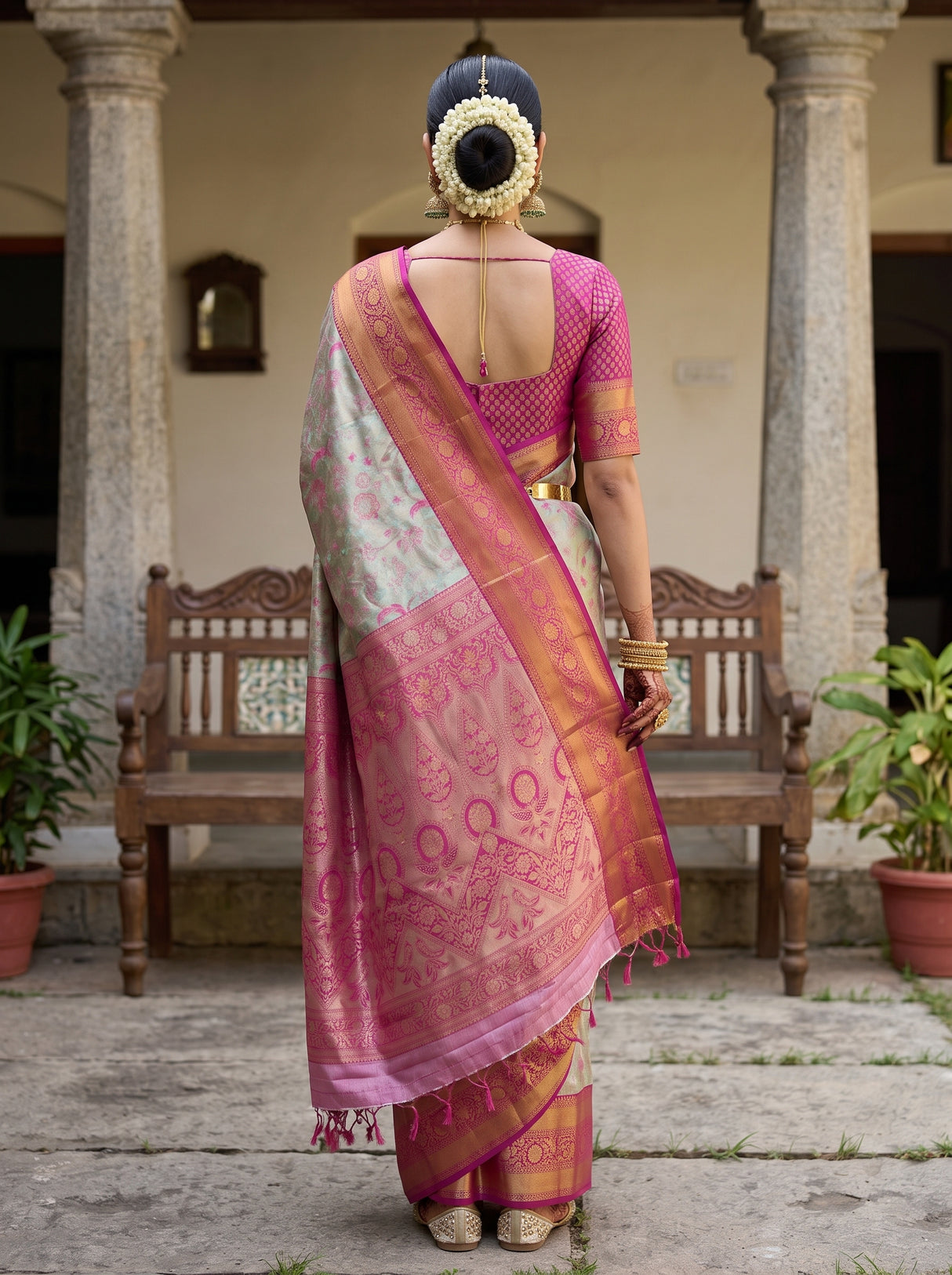 MIMOSA Saree Saree — pose 2 styling detail
