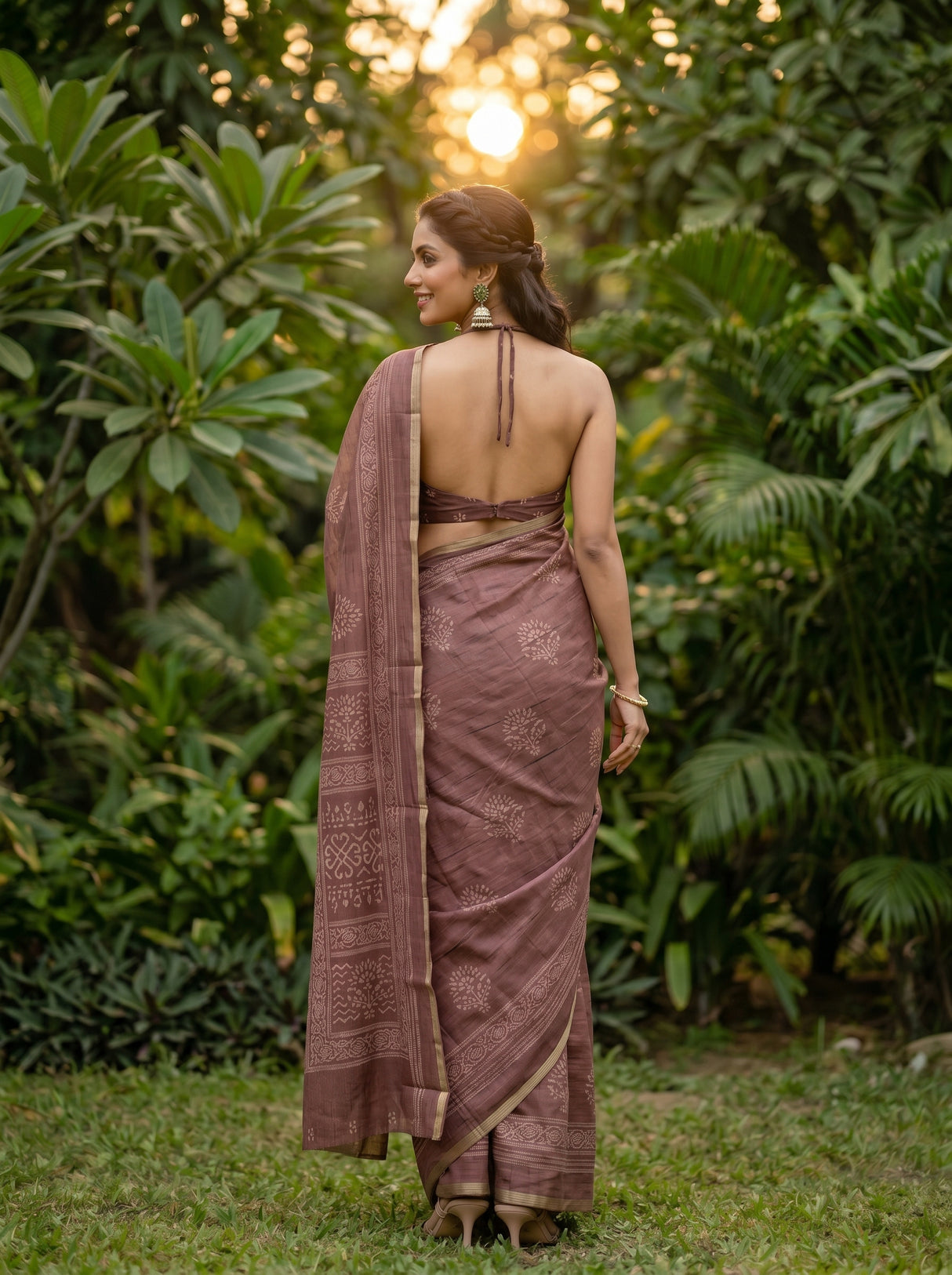 MIMOSA Saree Saree — pose 2 styling detail