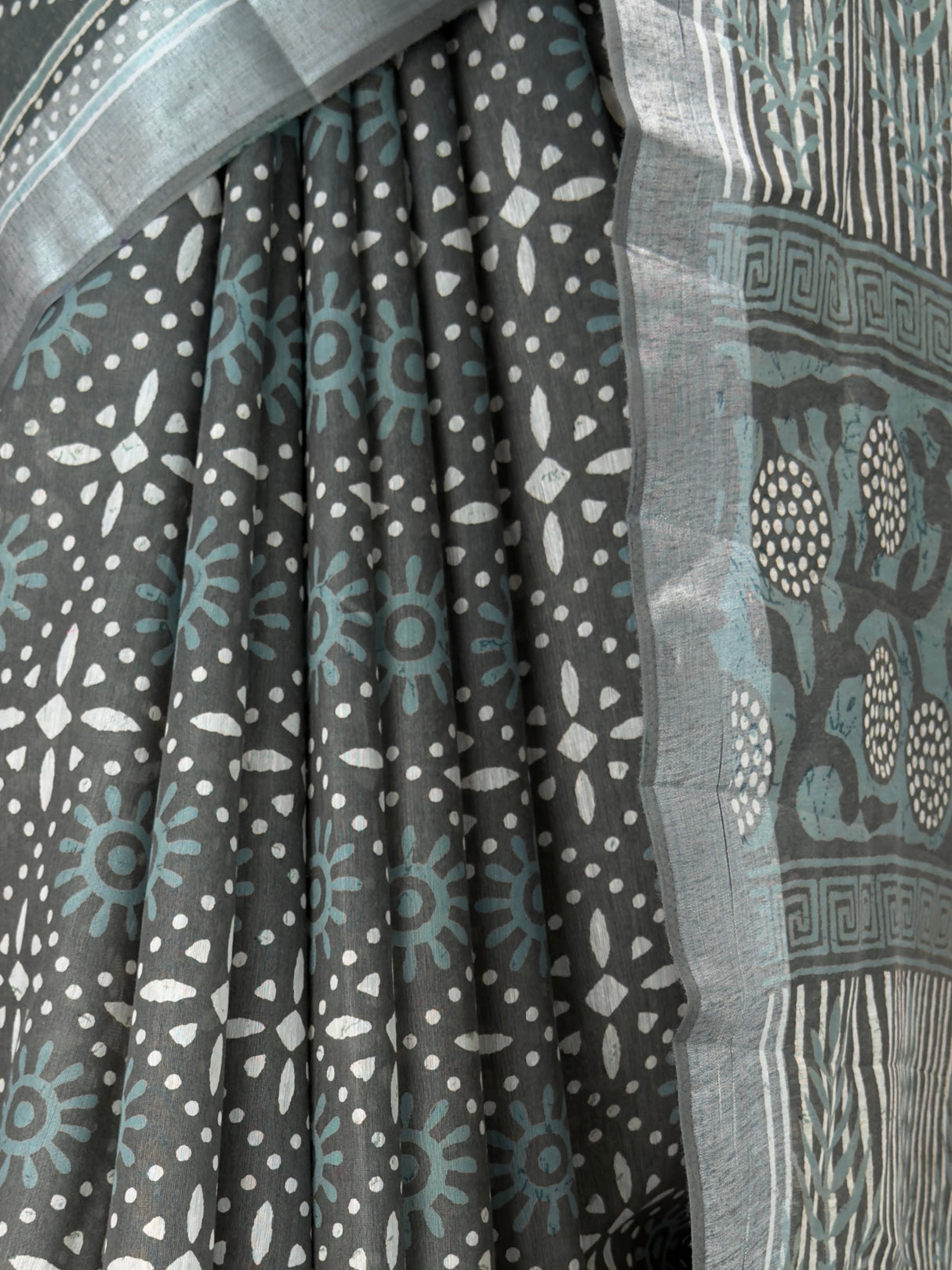 MIMOSA Grey Saree Saree — fleets shot full lifestyle