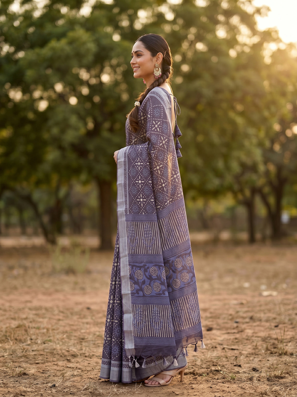 MIMOSA Violet Saree Saree — pose 3 styling detail