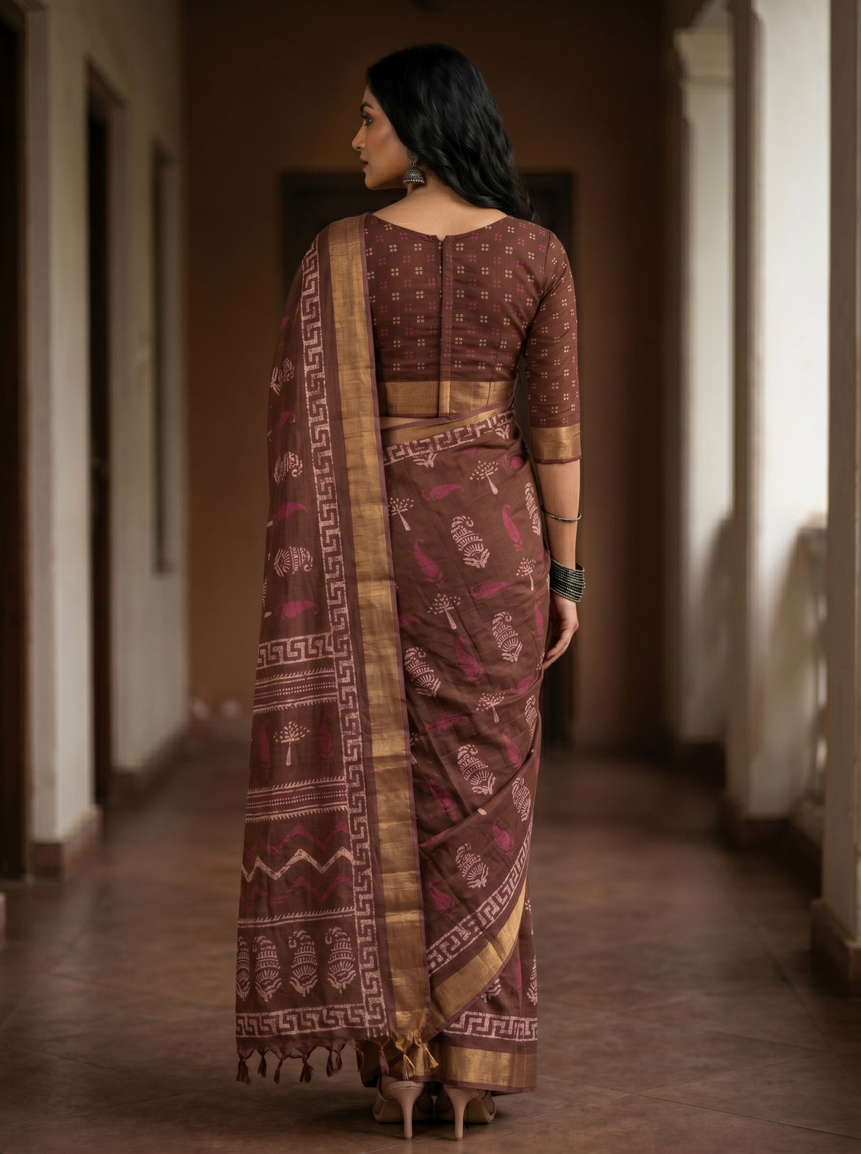 MIMOSA Saree Saree — pose 2 styling detail