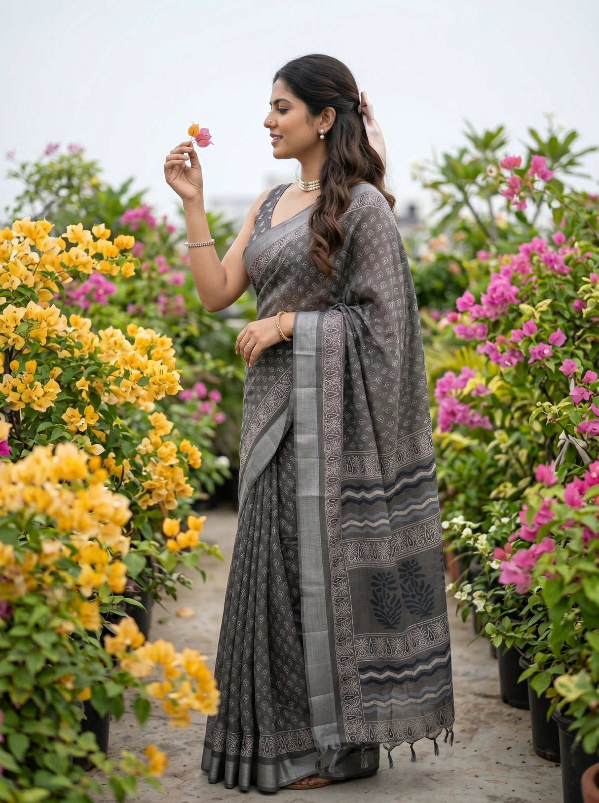 MIMOSA Saree Saree — pose 3 styling detail