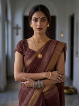 MIMOSA Saree Saree — pose 10 styling detail
