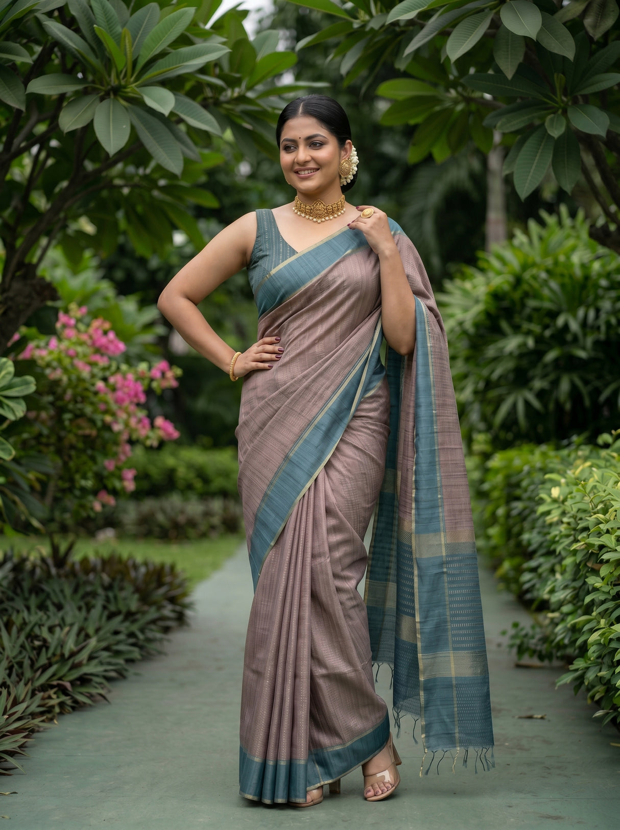 MIMOSA Saree Saree — pose 4 styling detail