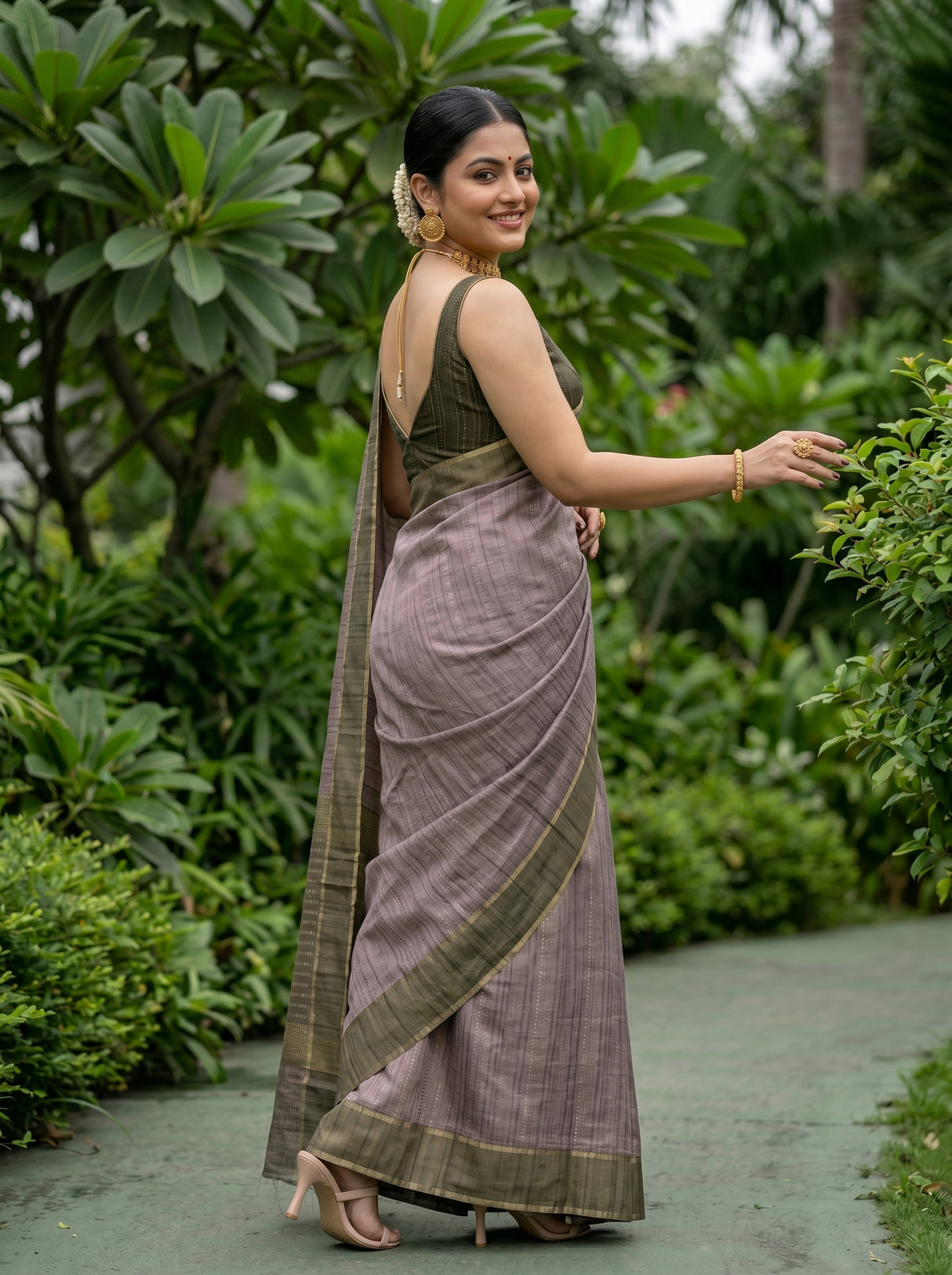 MIMOSA Saree Saree — pose 7 styling detail