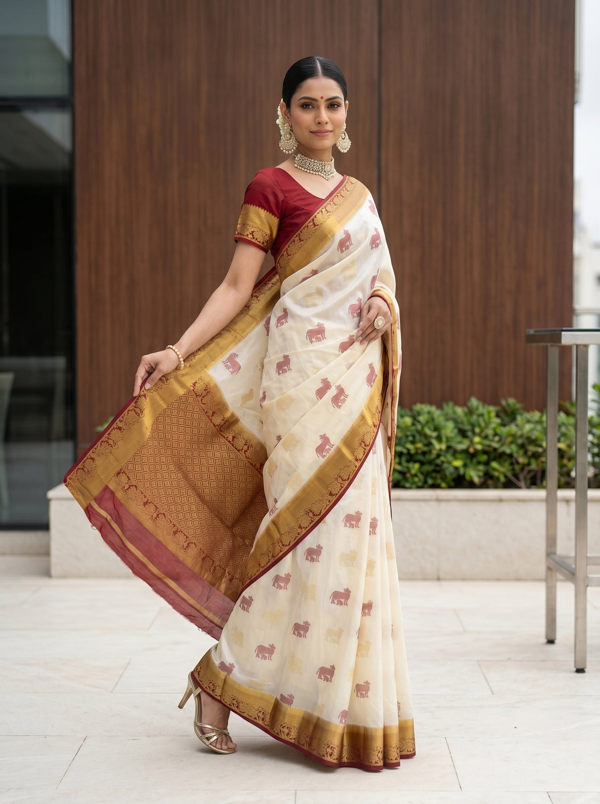 MIMOSA White Kanjivaram Saree — pose 9 styling detail