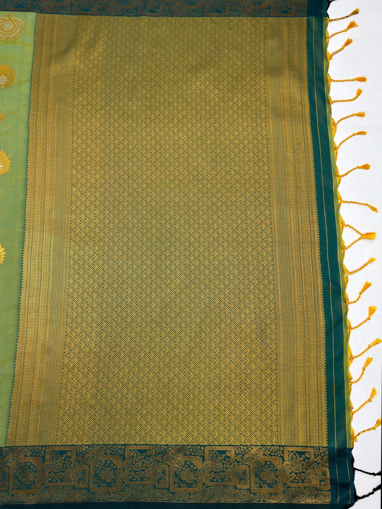 MIMOSA Green Saree Saree — pallu and zari work detail