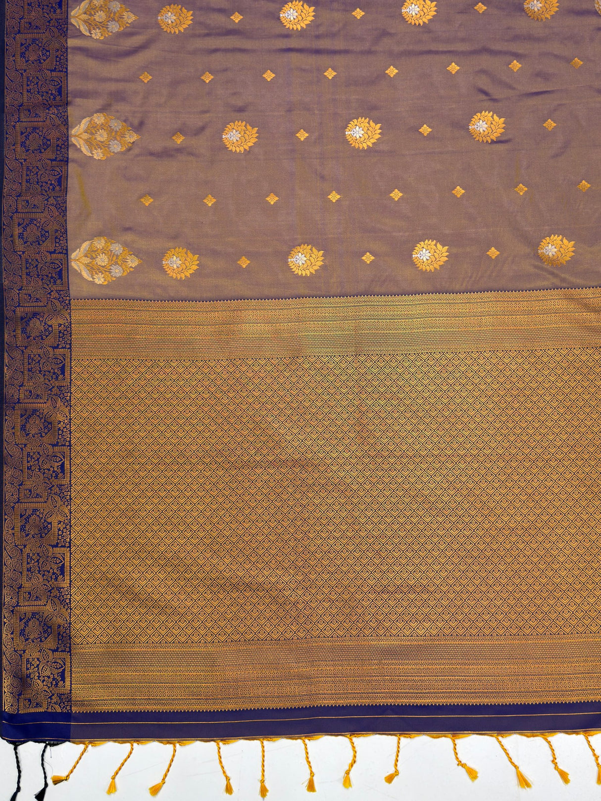 MIMOSA Grey Saree Saree — pallu and zari work detail