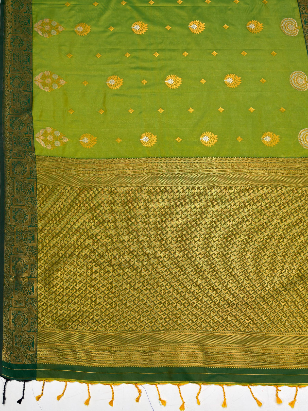 MIMOSA Olive Saree Saree — pallu and zari work detail