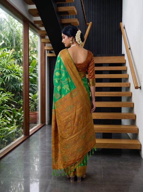 MIMOSA Rama Saree Saree — pose 2 styling detail