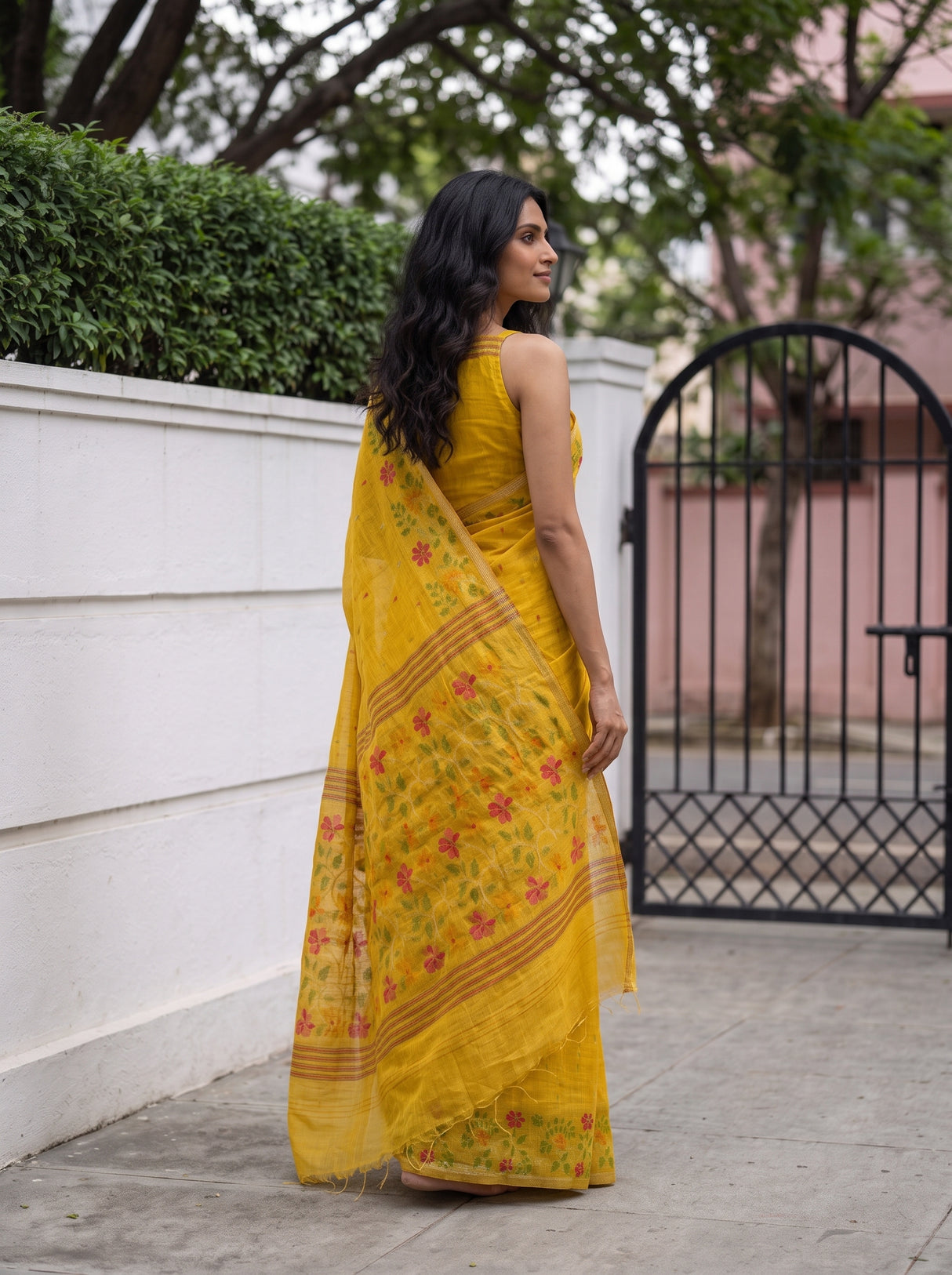 MIMOSA Gold Banarasi Linen Saree — pose 5 styling detail