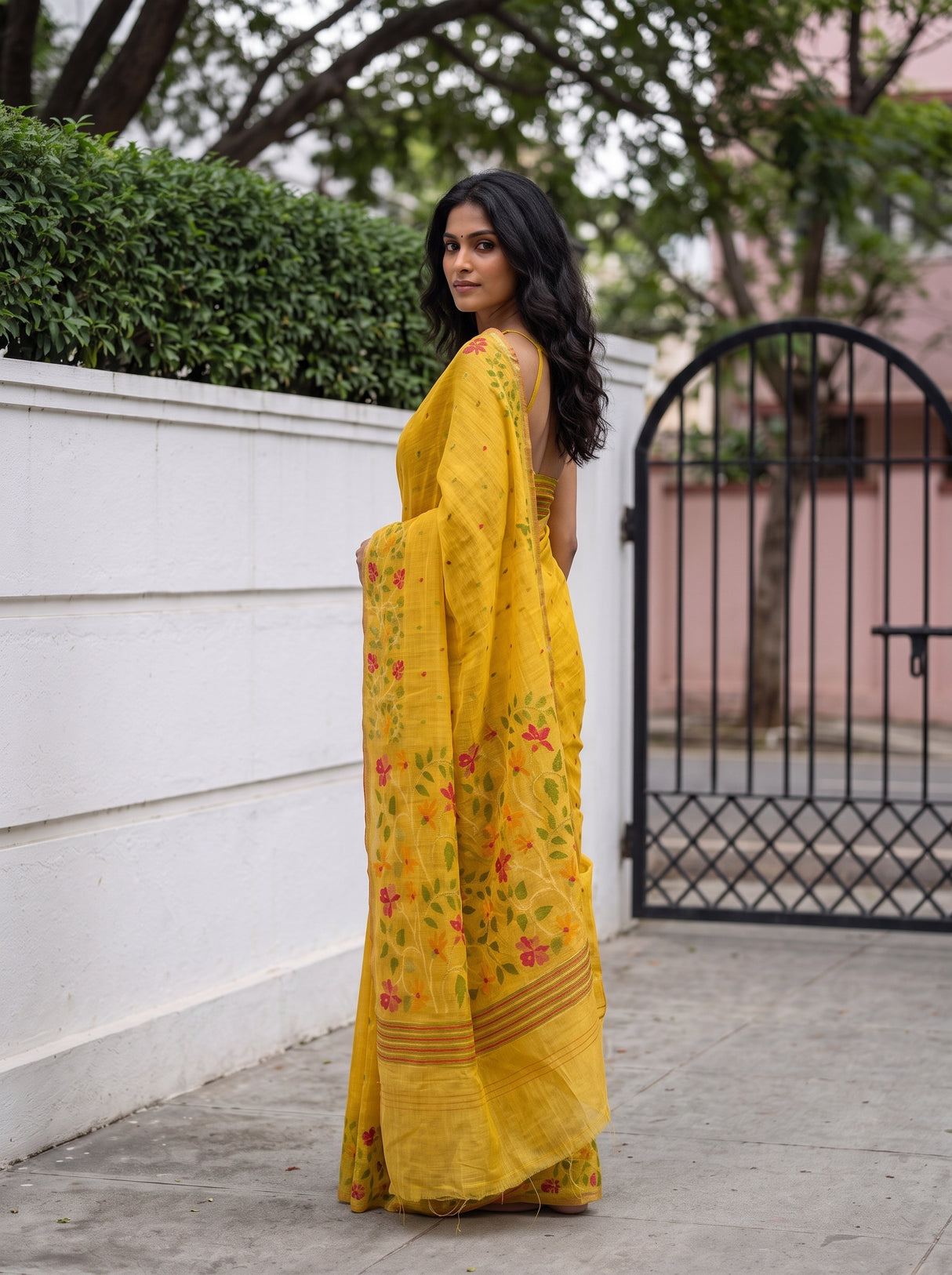 MIMOSA Gold Banarasi Linen Saree — pose 9 styling detail