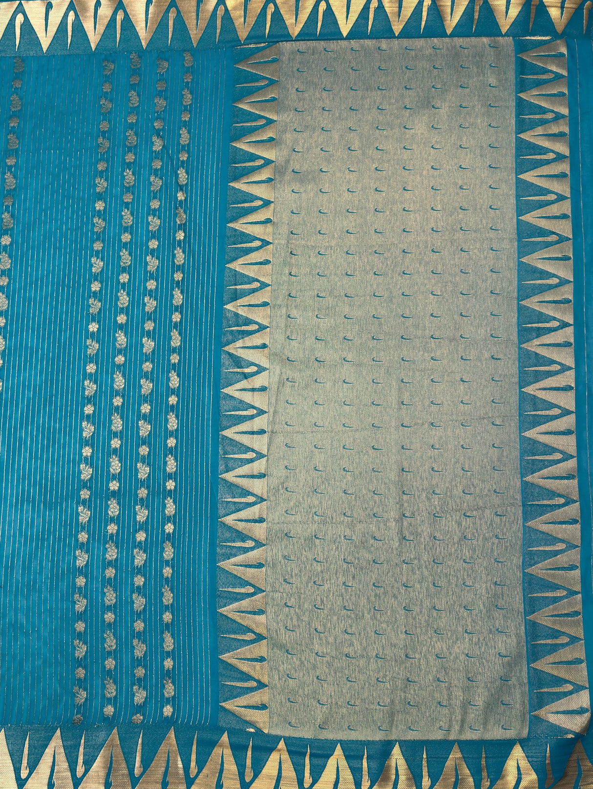MIMOSA Sapphire Saree Saree — pallu and zari work detail