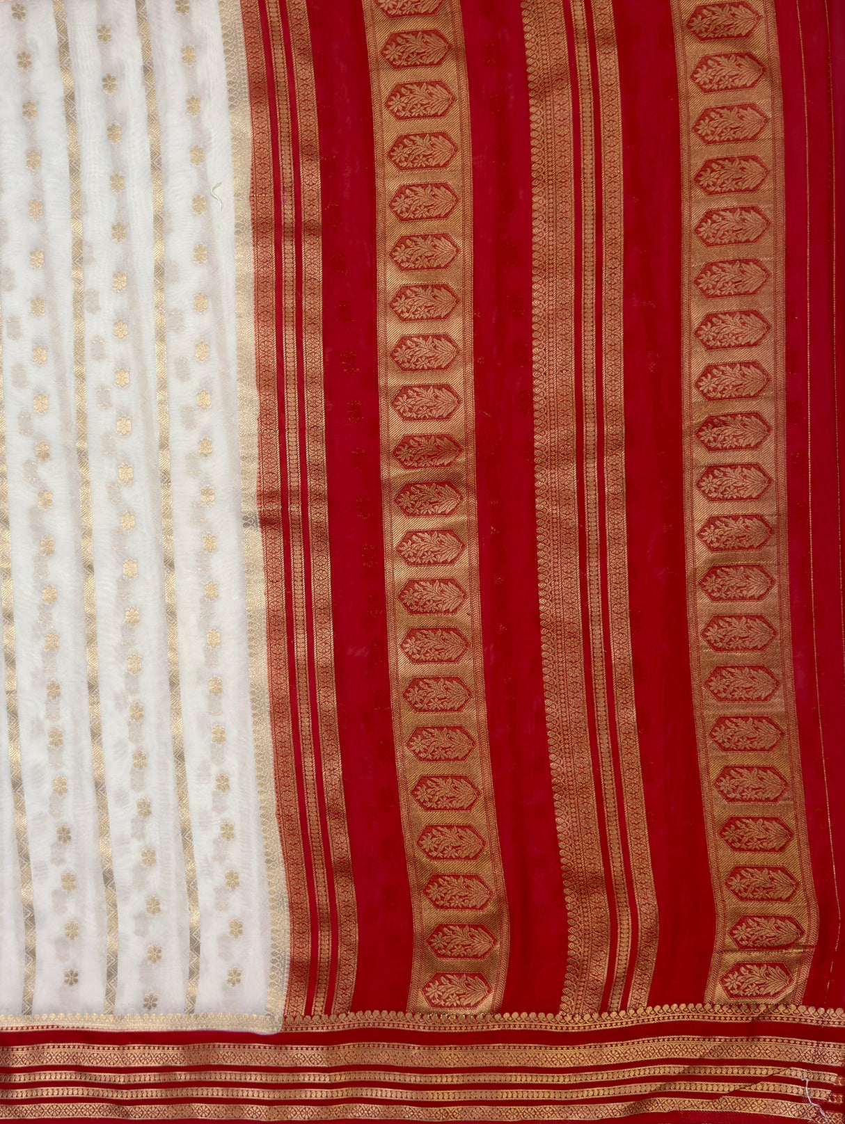 MIMOSA Half White Saree Saree — pallu and zari work detail