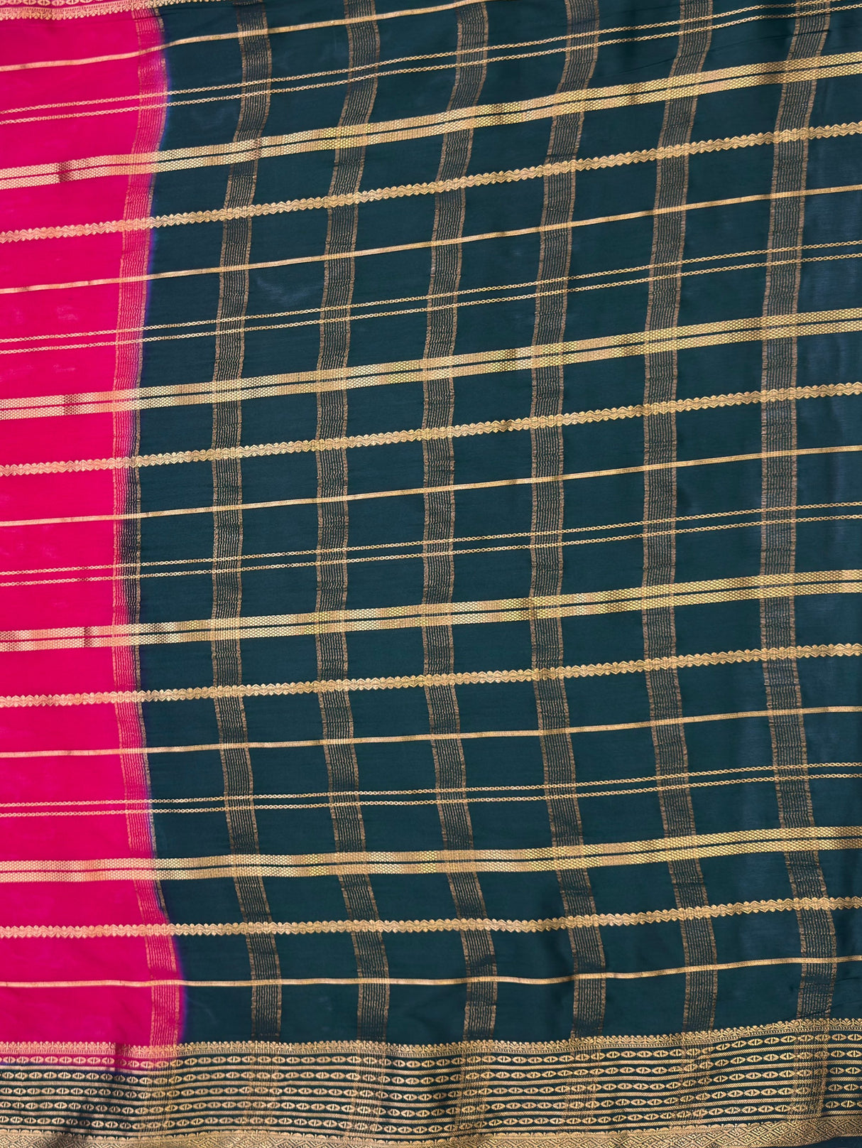 MIMOSA Strawberry Saree Saree — pallu and zari work detail