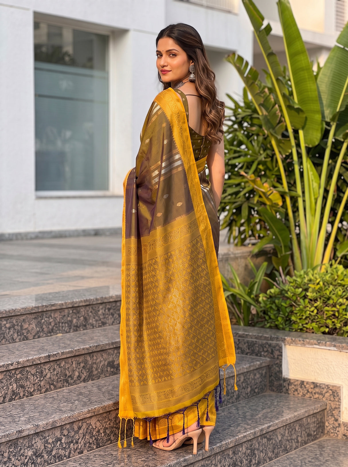 MIMOSA Chiku Saree Saree — pose 7 styling detail