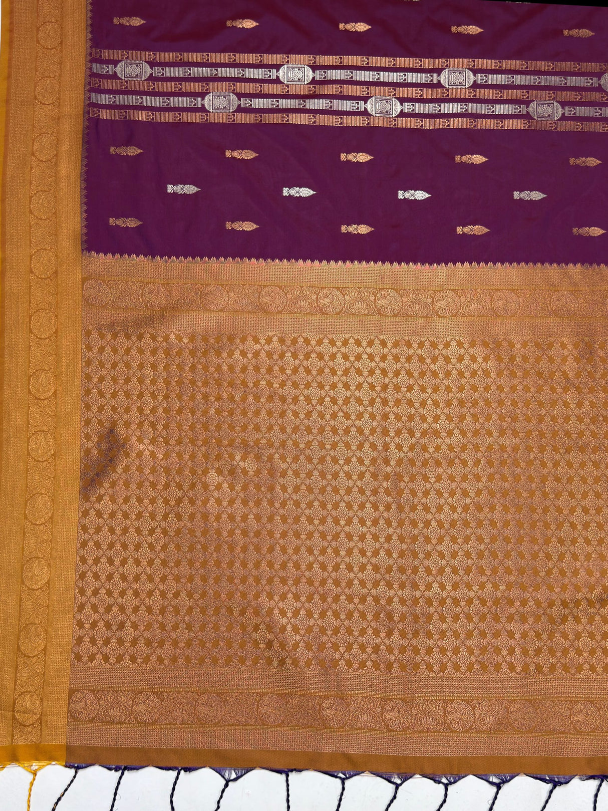 MIMOSA Magenta Saree Saree — pallu and zari work detail