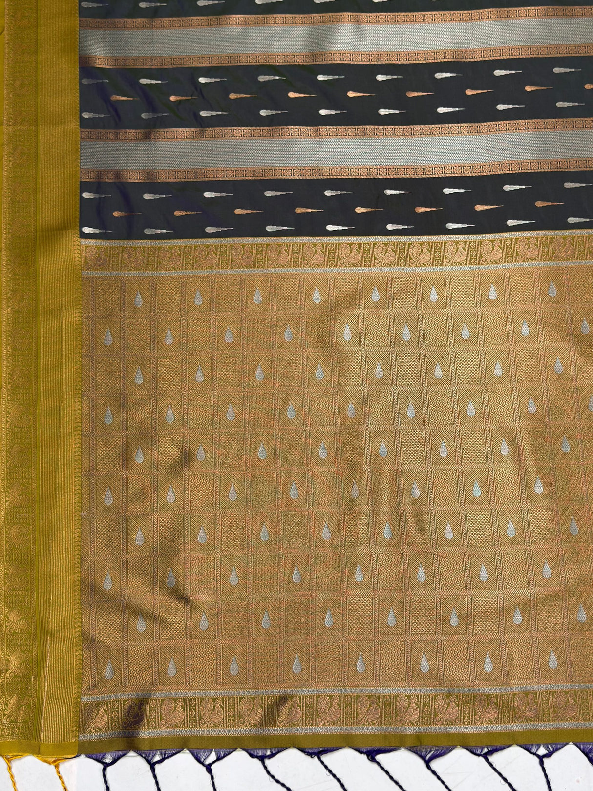 MIMOSA Navy Kanjivaram Art silk Saree — pallu and zari work detail