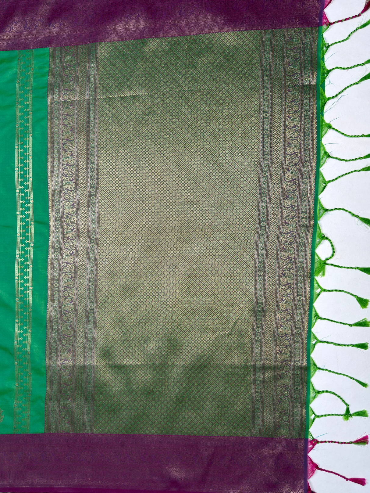 MIMOSA Green Kanjivaram Art Silk Saree — pallu and zari work detail