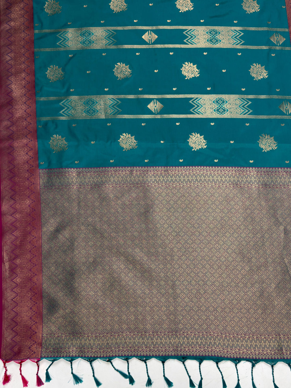 MIMOSA Sapphire Saree Saree — pallu and zari work detail