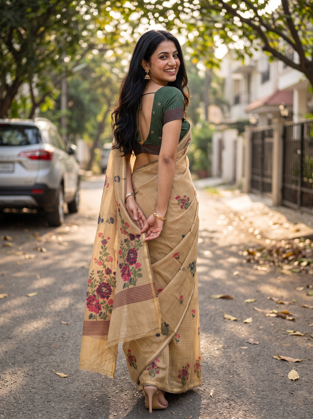 MIMOSA Saree Saree — pose 2 styling detail