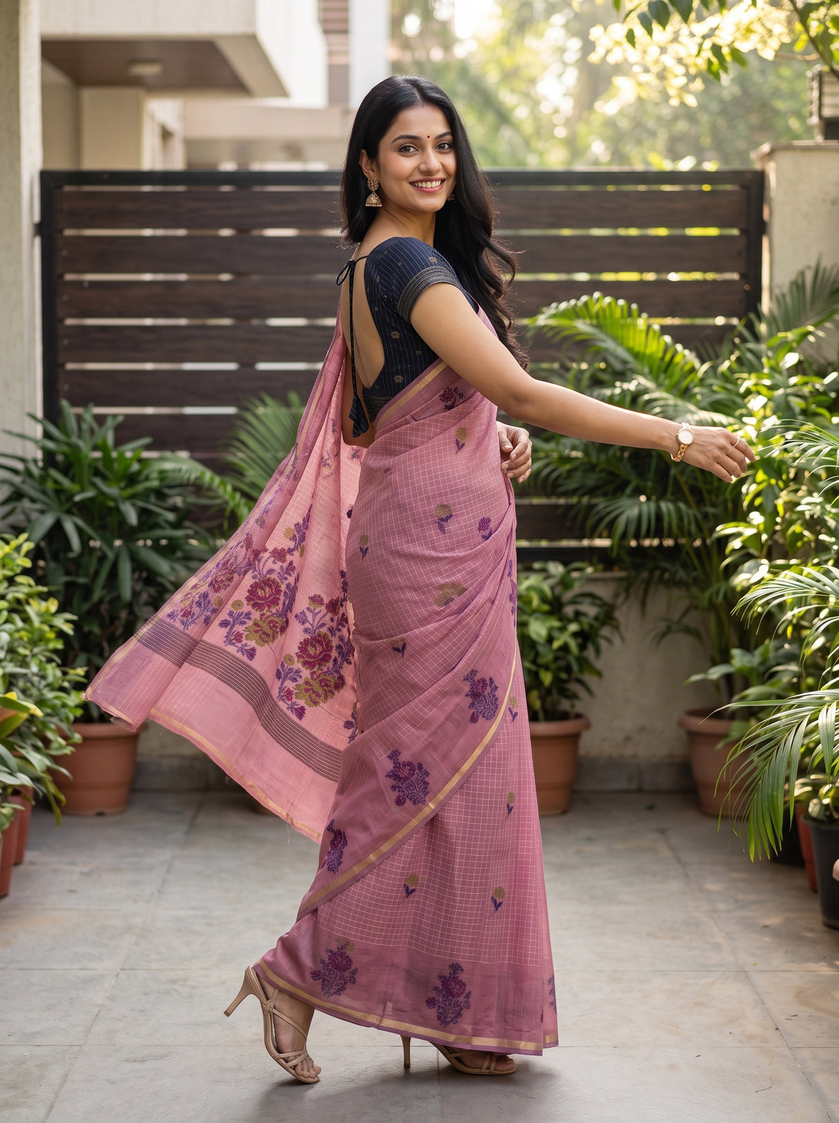 MIMOSA Saree Saree — pose 9 styling detail