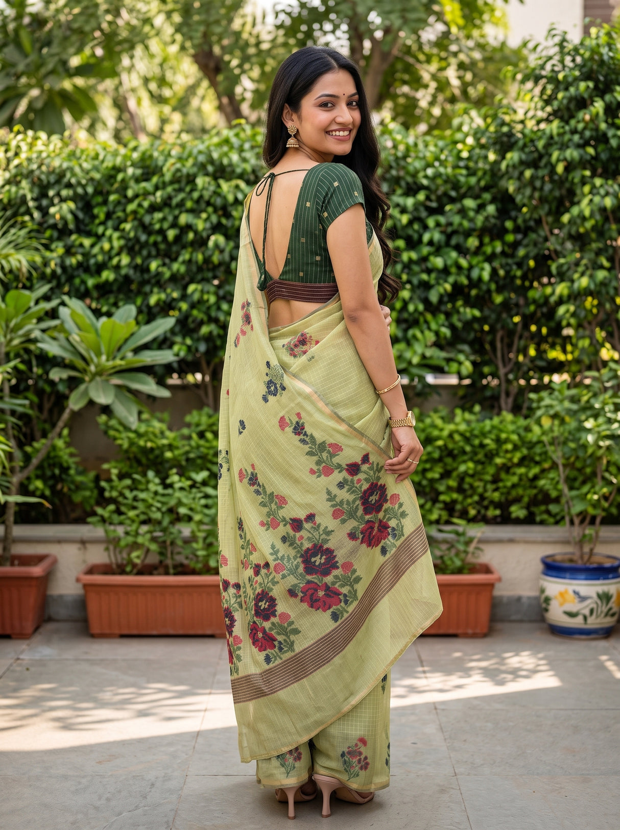 MIMOSA Saree Saree — pose 7 styling detail
