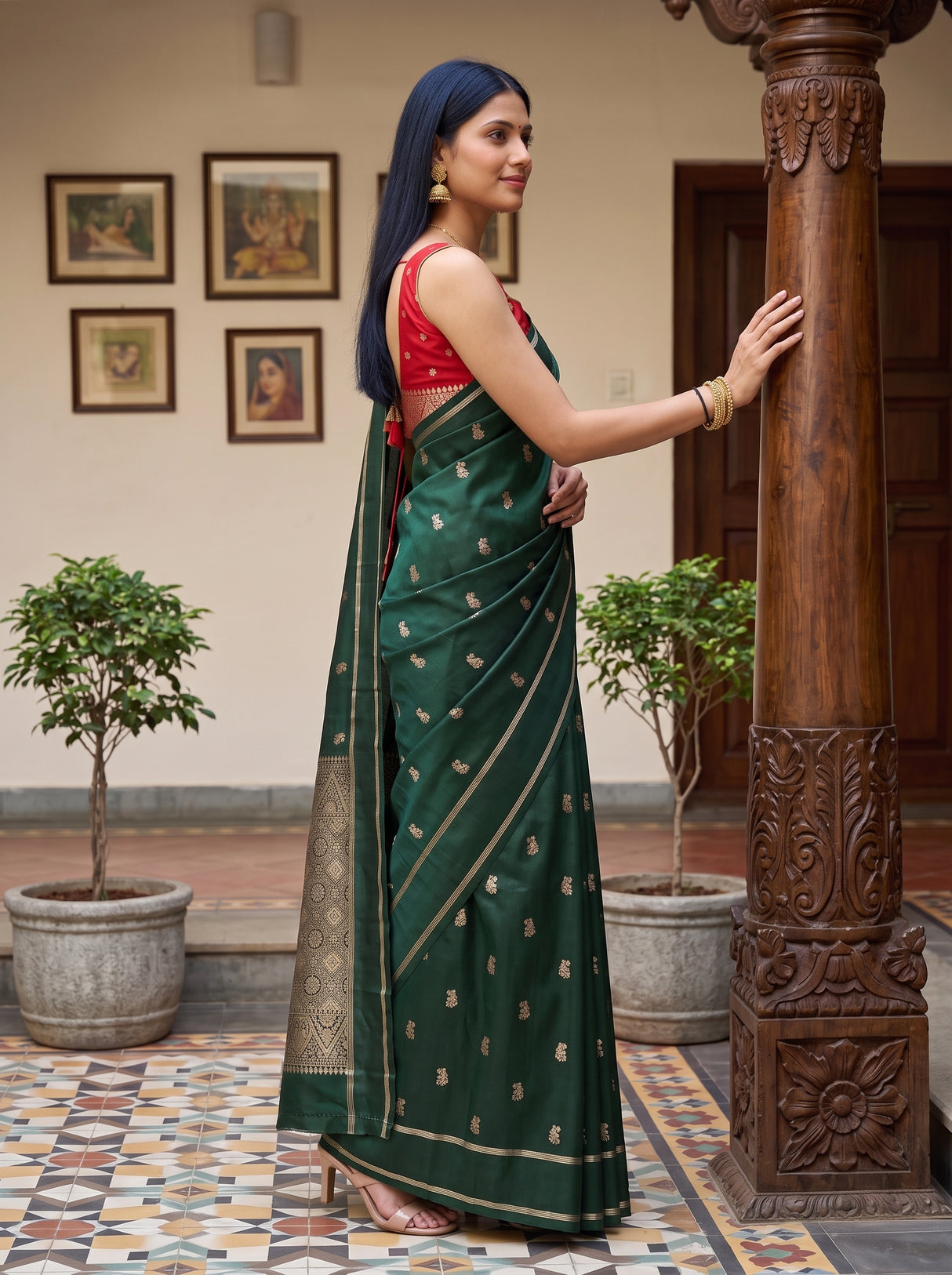 MIMOSA Bottle Green Mysore Silk crepe Saree — Close-up of saree pallu and border