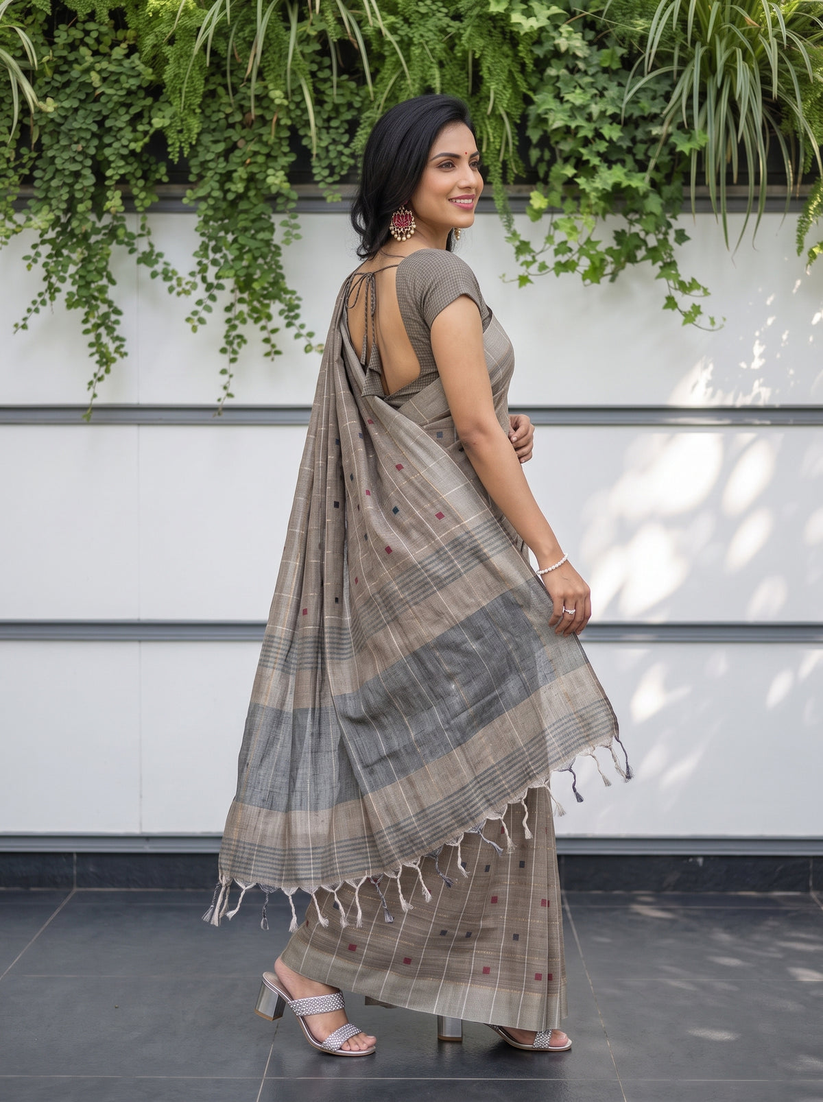 MIMOSA Brown Banarasi Cotton Saree — pose 9 styling detail