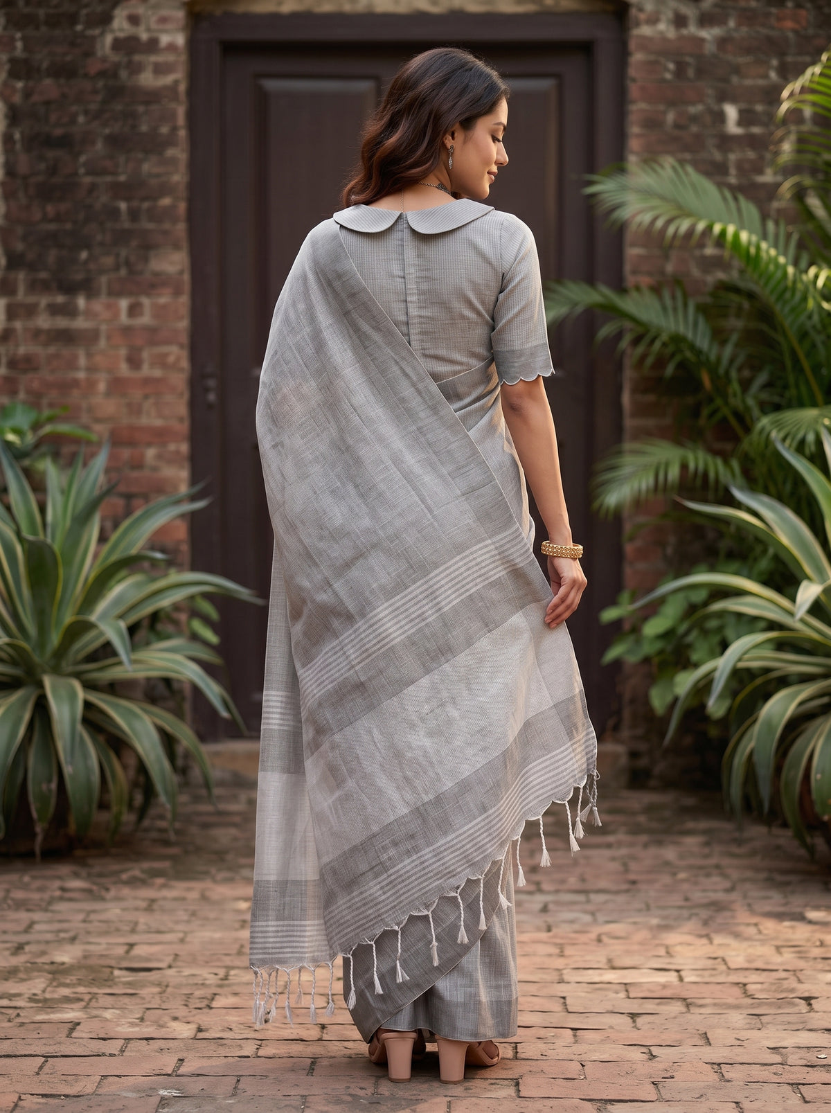 MIMOSA Grey Banarasi Cotton Saree — Pallu and body detail