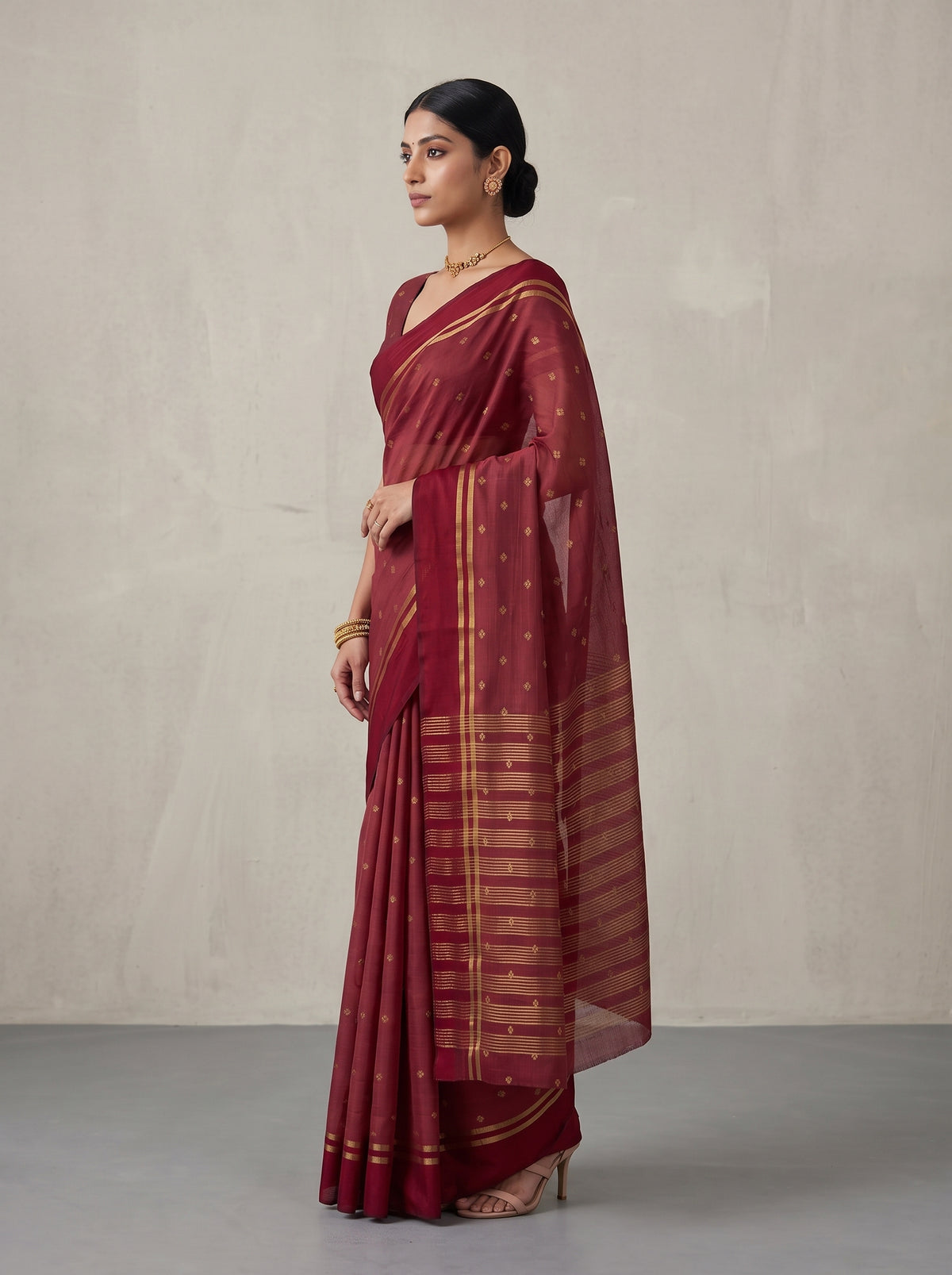 MIMOSA Maroon Bhagalpuri Tussar silk Tussar Silk Saree — pose 3 styling detail