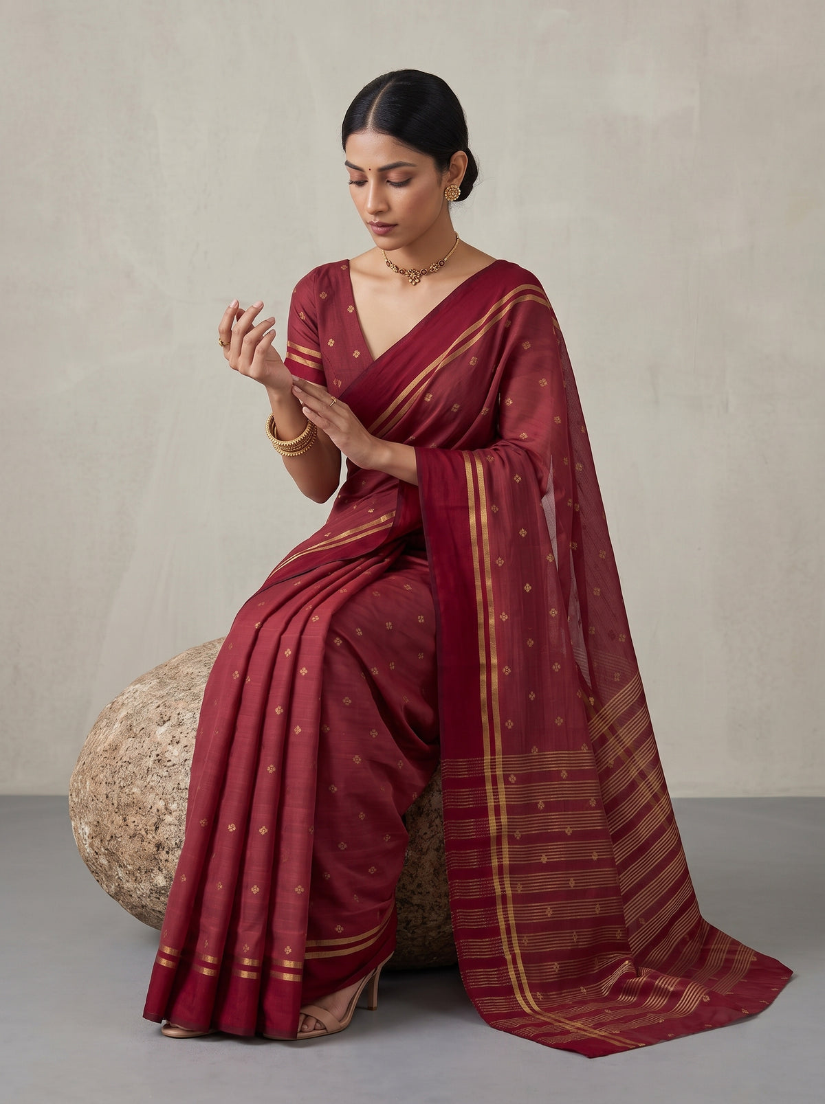 MIMOSA Maroon Bhagalpuri Tussar silk Tussar Silk Saree — pose 8 styling detail