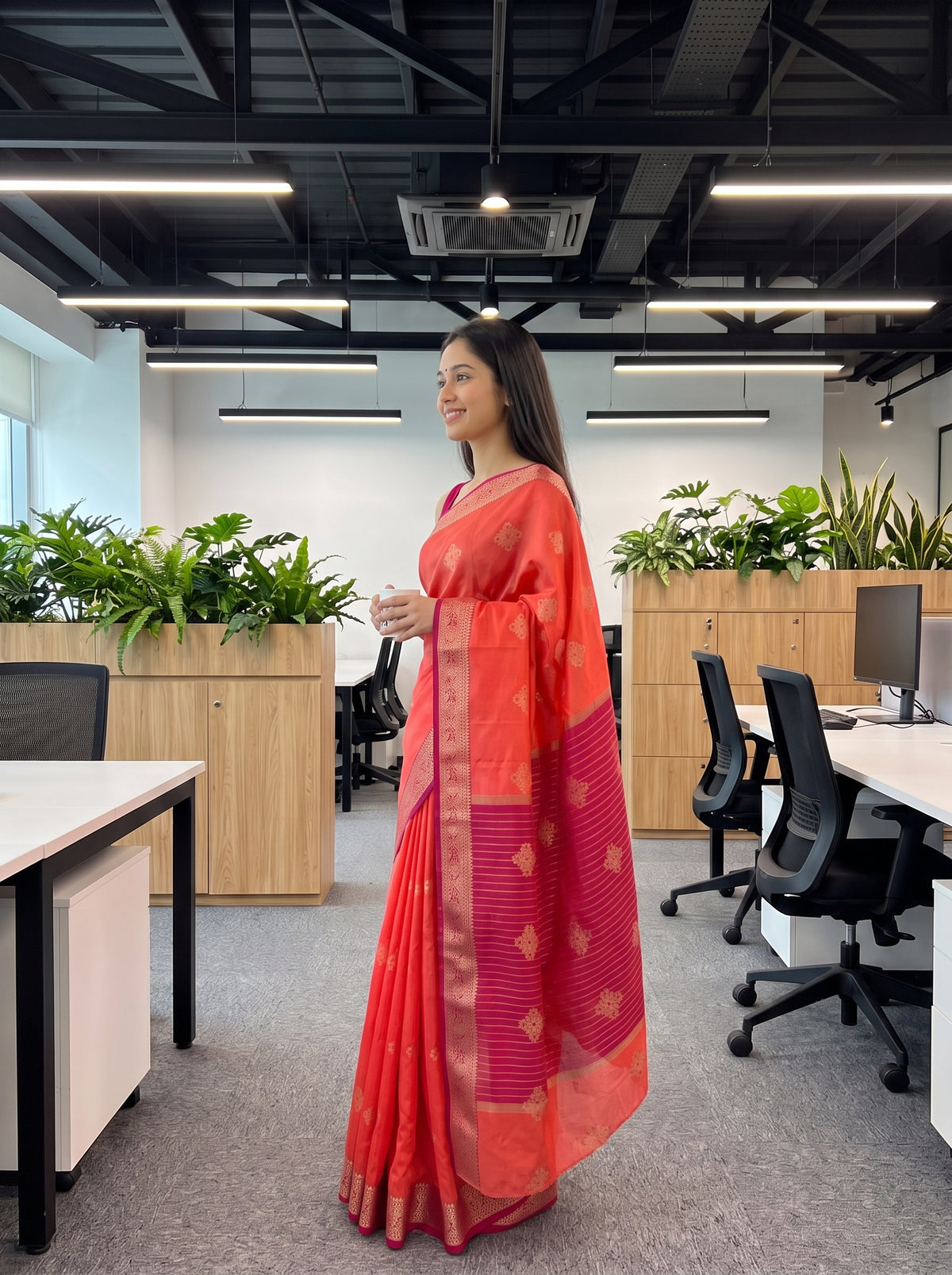MIMOSA Peach Maheshwari Cotton Cotton Saree — pose 3 styling detail